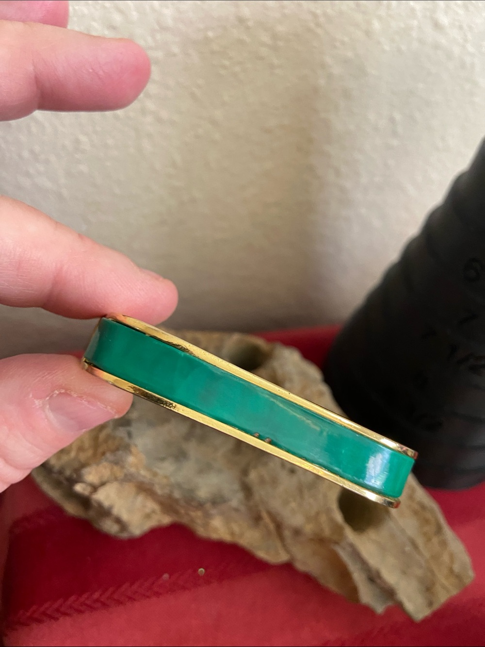 Vintage 70s Gold Brushed & Green Acrylic Hinged Square Clamper Bracelet - Picture 3 of 12
